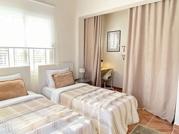 Полностью меблированная 4-спальная вилла 200 м² с отдельным участком земли 547 м² в 120 метрах от пляжа - фото № 22