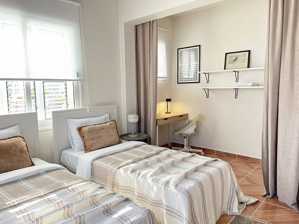 Полностью меблированная 4-спальная вилла 200 м² с отдельным участком земли 547 м² в 120 метрах от пляжа - фото № 23