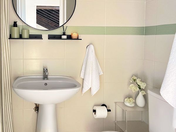 Полностью меблированная 4-спальная вилла 200 м² с отдельным участком земли 547 м² в 120 метрах от пляжа - фото № 29