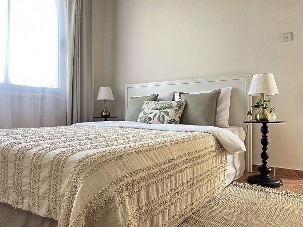 Полностью меблированная 4-спальная вилла 200 м² с отдельным участком земли 547 м² в 120 метрах от пляжа - фото № 30