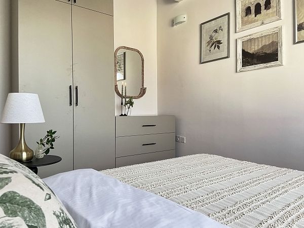 Полностью меблированная 4-спальная вилла 200 м² с отдельным участком земли 547 м² в 120 метрах от пляжа - фото № 31