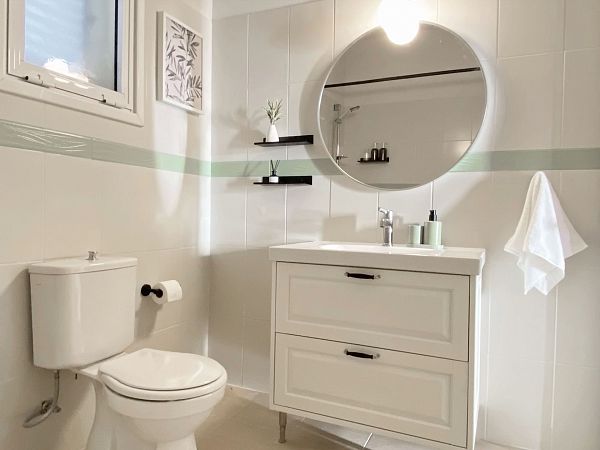 Полностью меблированная 4-спальная вилла 200 м² с отдельным участком земли 547 м² в 120 метрах от пляжа - фото № 35